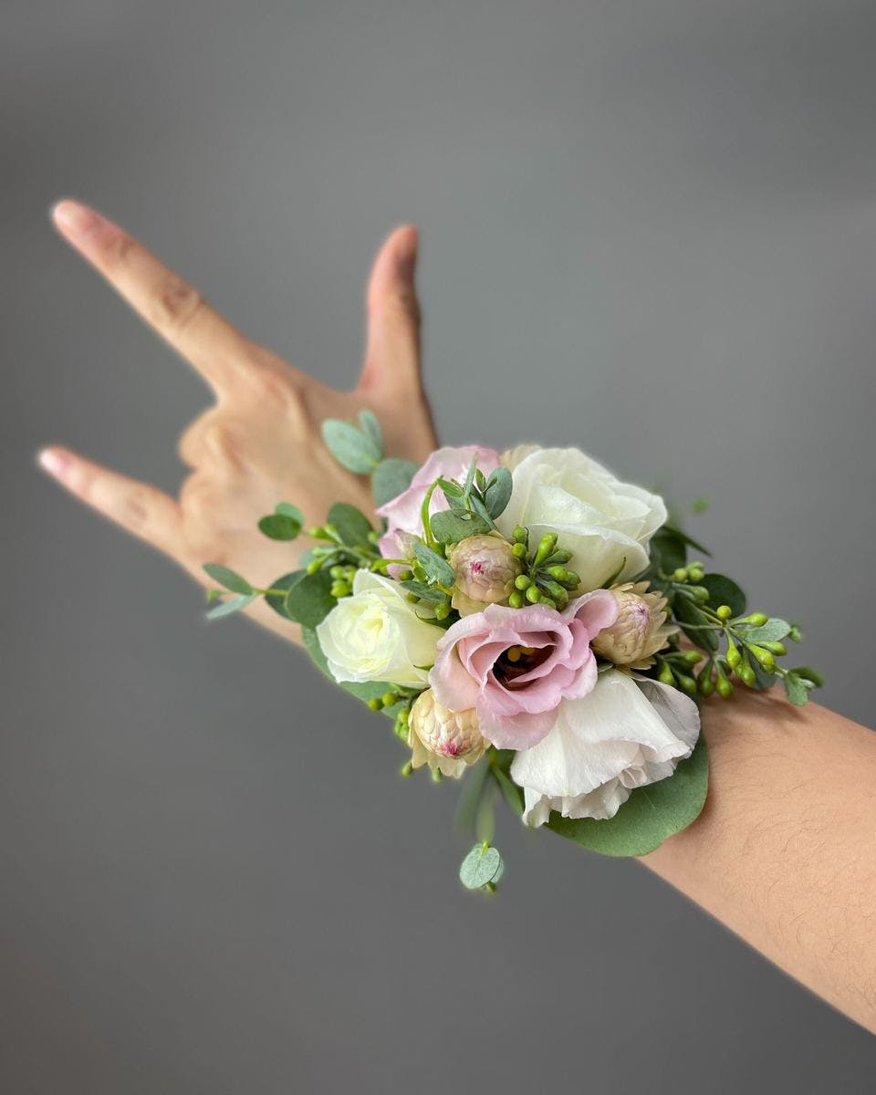 Classic Corsage | Glen Burnie-Annapolis (MD) Corsage & Boutonniere ...